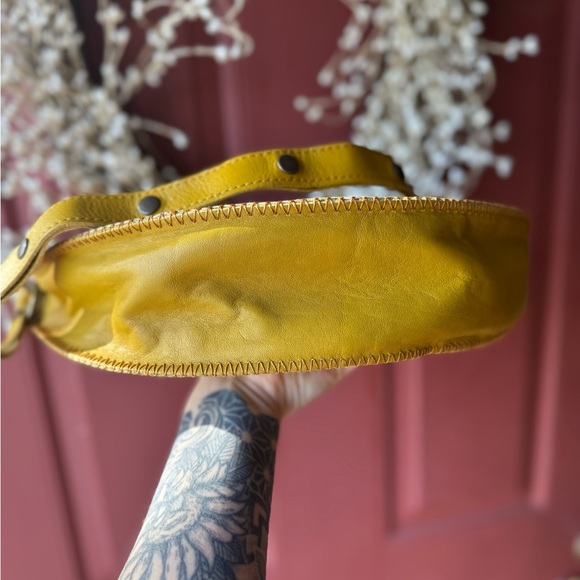 *Like New* Lyons Leather Co. Citric Queen Bee - Picture 4 of 5